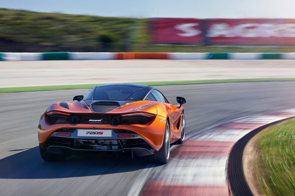 McLaren-720S-2018-1600-30